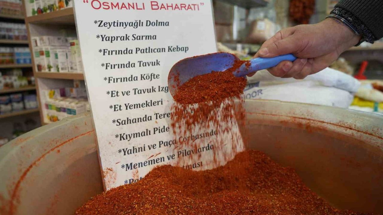 Samsun'da aktar Recai Doğanay'ın 29 yıldır sattığı 'Osmanlı baharatı'