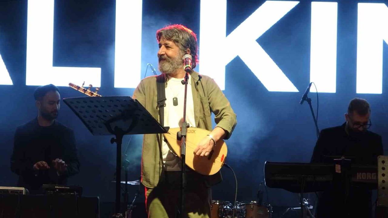 Samsun'da Anneler Günü'nde MHP'nin Cumhuriyet Meydanı Konseri binlerce kişiyi buluşturdu