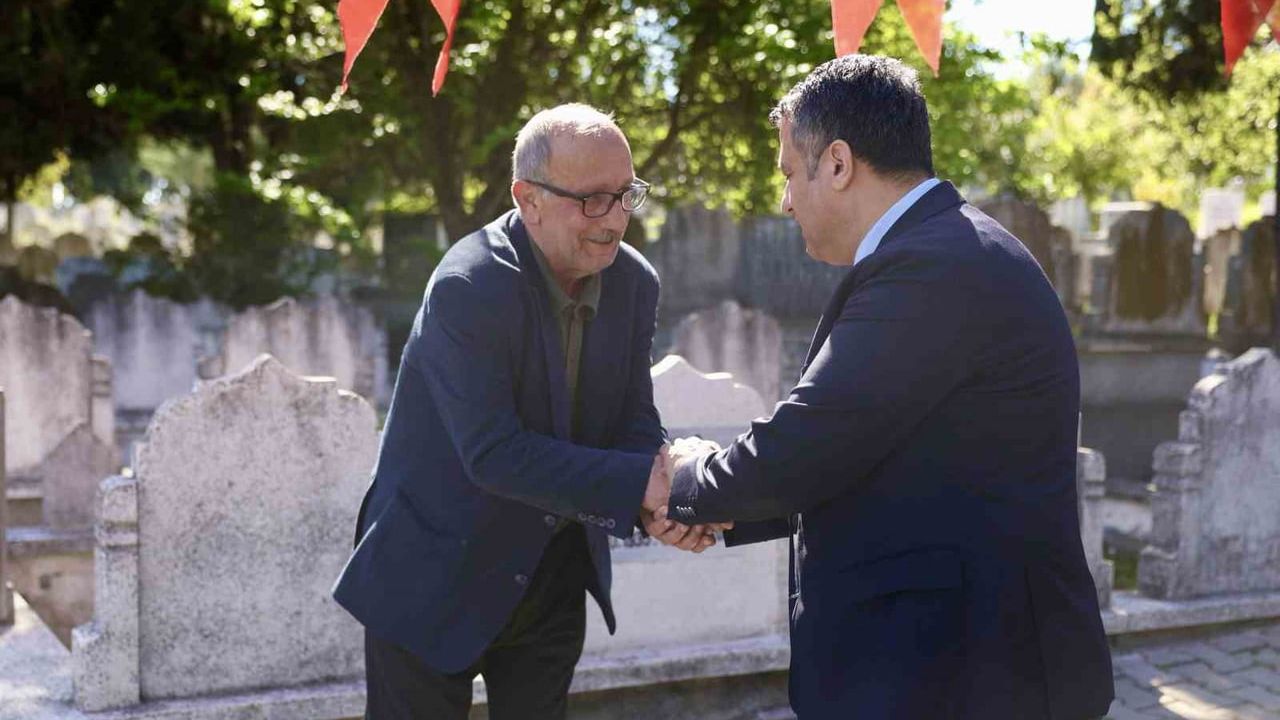 Samsun'da Asri, Derecik ve Kıran mezarlıklarında bayram öncesi bakım, onarım ve ulaşım çalışmaları tamamlandı