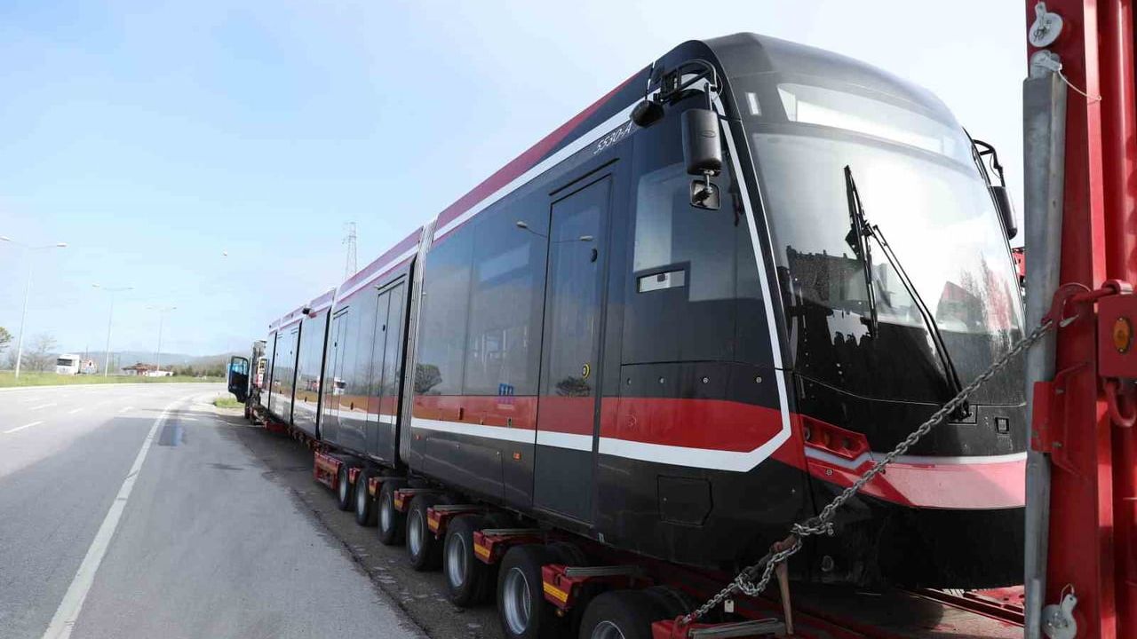 Samsun’da ilk yeni tramvay teslim edildi: Montaj ve test süreci başladı