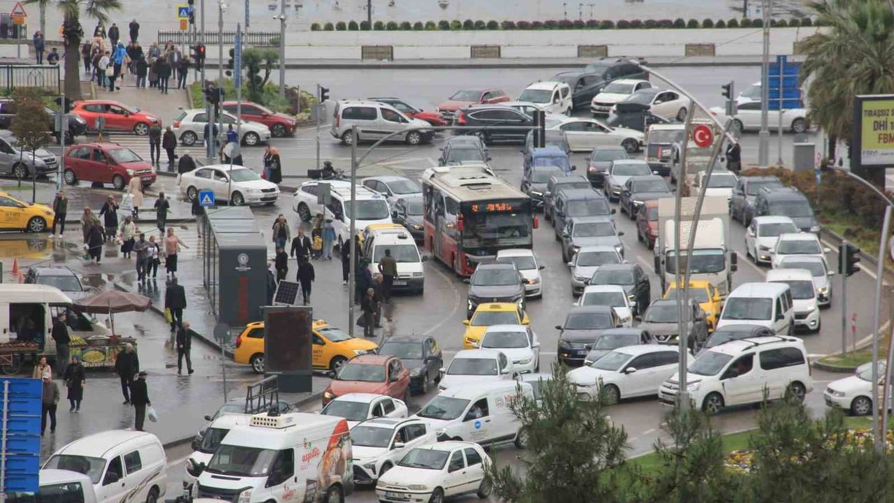 Samsun'da Kurban Bayramı öncesi trafik uyarısı: Denetimler artırılıyor, sürücülere dikkat çağrısı