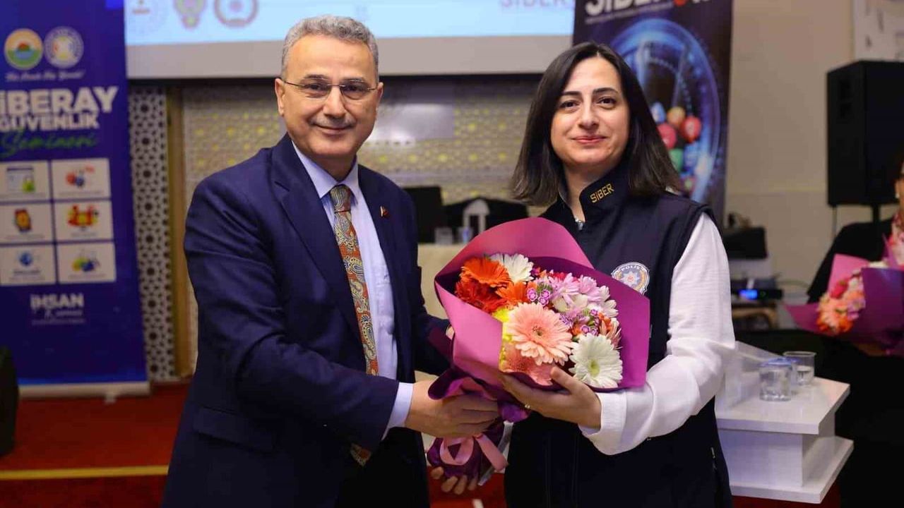 Samsun'da SİBERAY Güvenlik Semineri: Siber Tehditlere Karşı Bilinç Çağrısı
