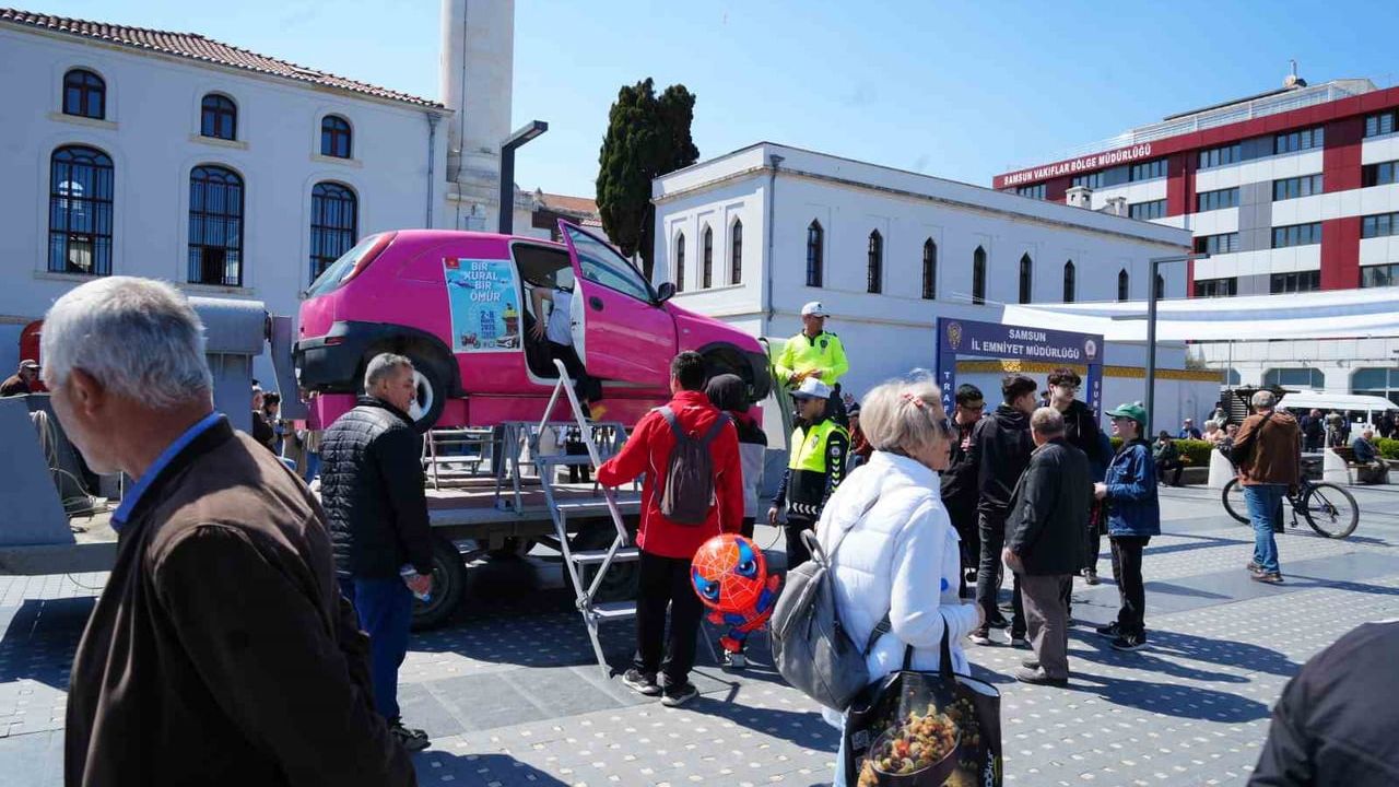 Samsun'da Trafik Güvenliği Haftası etkinlikleri: Çocuklar eğitim aldı, vatandaşlar simülasyonla deneyimledi