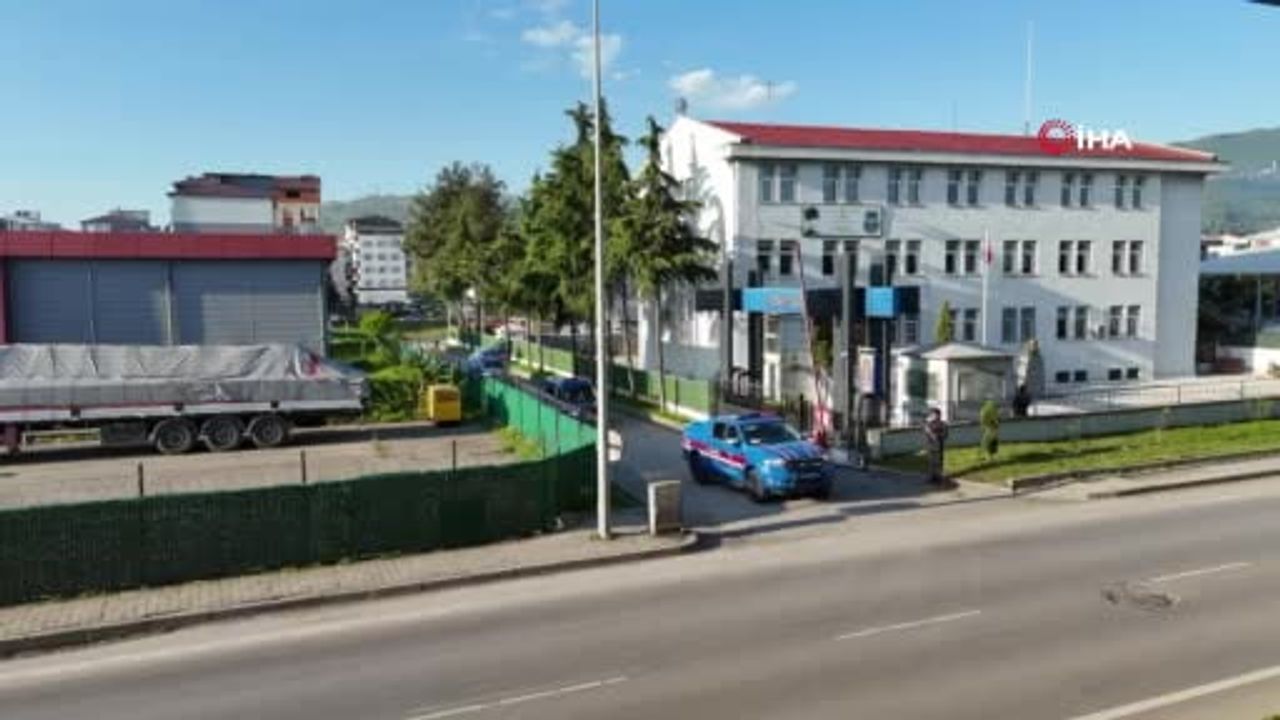 Samsun Tekkeköy'de Jandarma Operasyonu: Çok Sayıda Uyuşturucu ve Silah Ele Geçirildi, 3 Kişi Tutuklandı