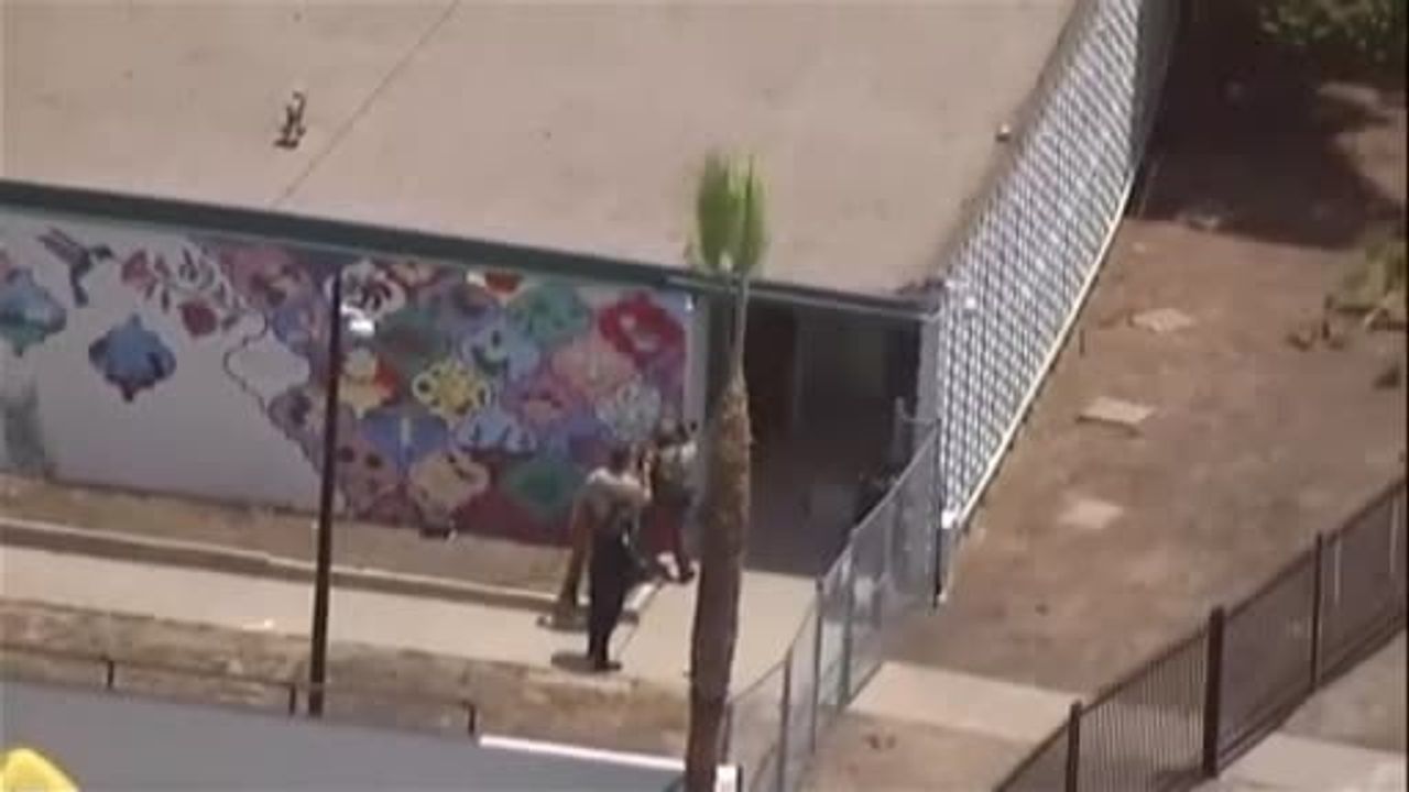 San Diego İslam Merkezi'ne Silahlı Saldırı: İki Saldırgan Etkisiz Hale Getirildi, Okul Tahliye Edildi