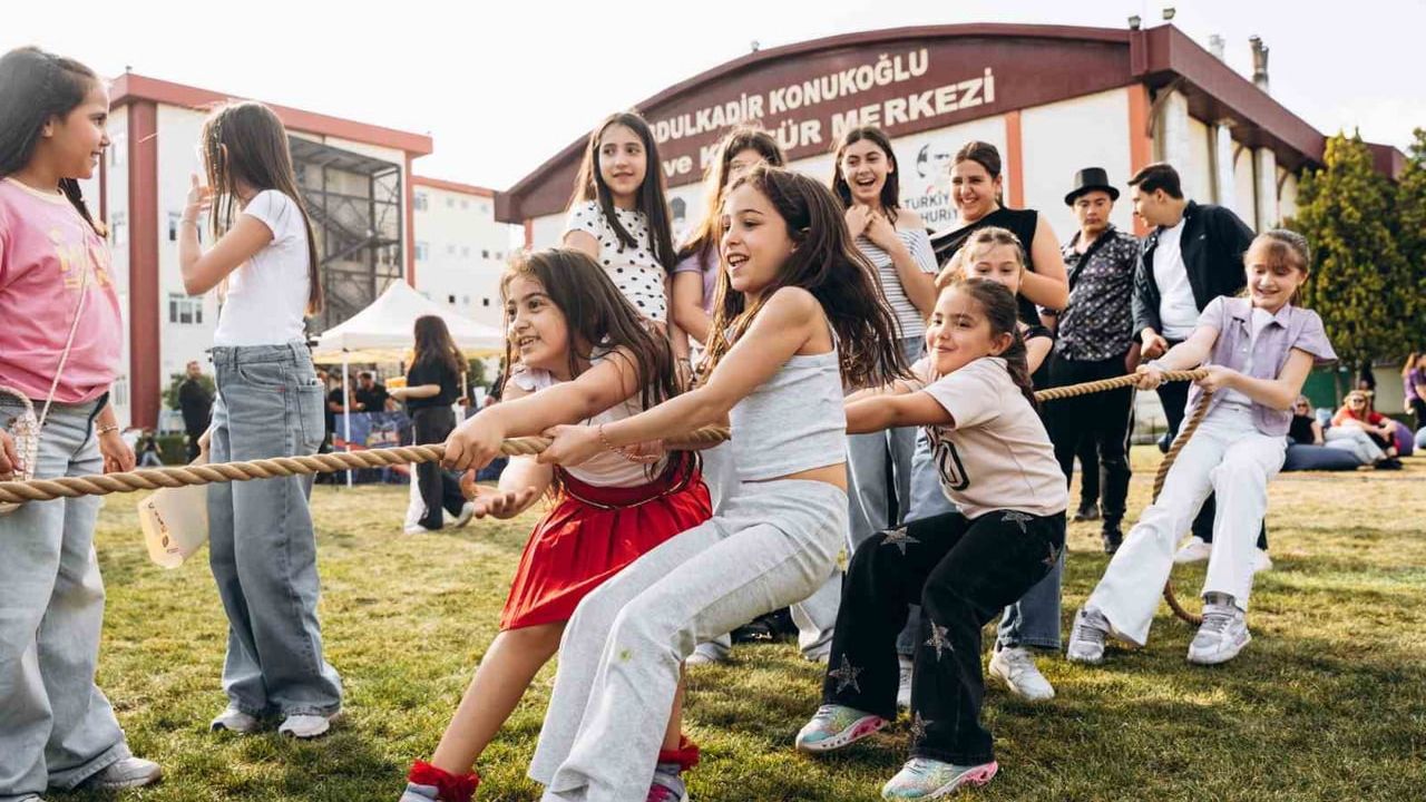 SANKO Okulları 25. Yıl Gençlik ve Bahar Festivali'ni 19 Mayıs coşkusuyla kutladı