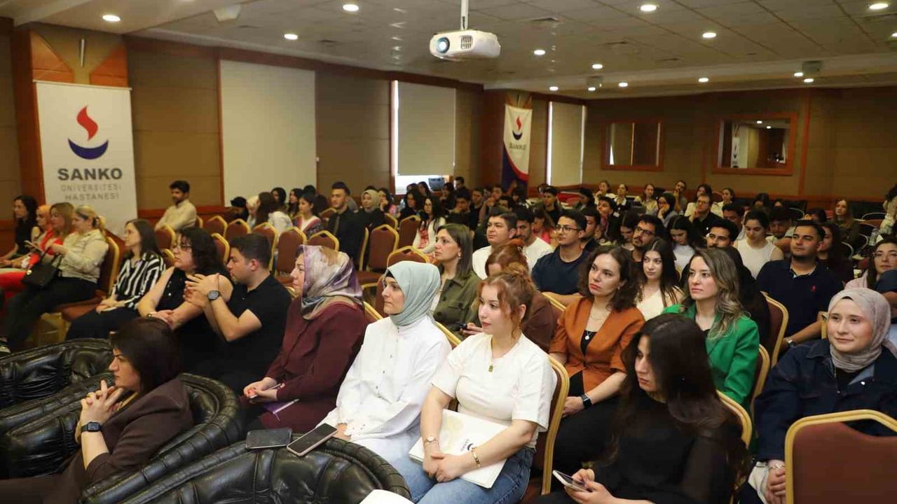 SANKO Üniversitesi'nde 'Geçmişten Günümüze Hemşirelikte Değerler Sempozyumu' gerçekleştirildi