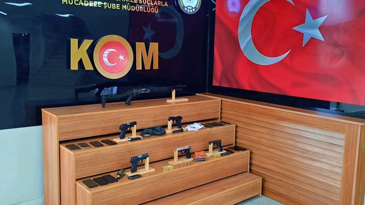 Şanlıurfa'da suç örgütüne operasyon: 21 gözaltı, çok sayıda silah ve uyuşturucu ele geçirildi