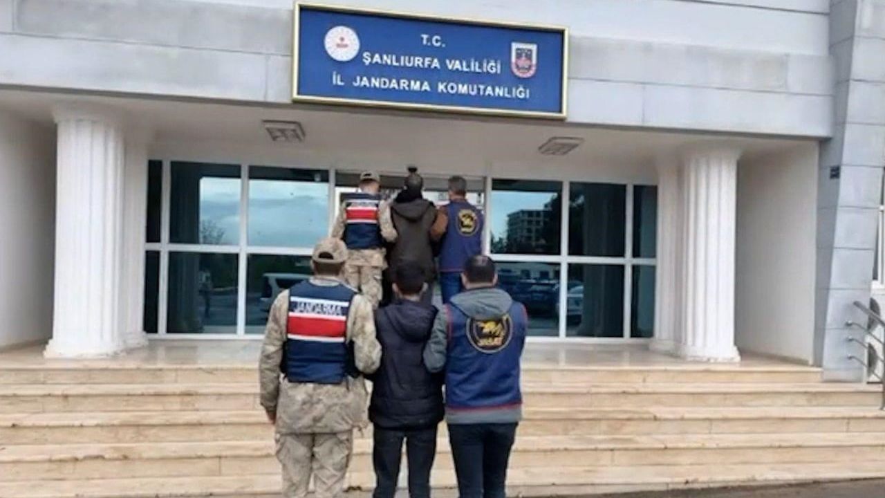Şanlıurfa Karaköprü'de resmi belgede sahtecilik suçlamasıyla 2 kişi yakalandı
