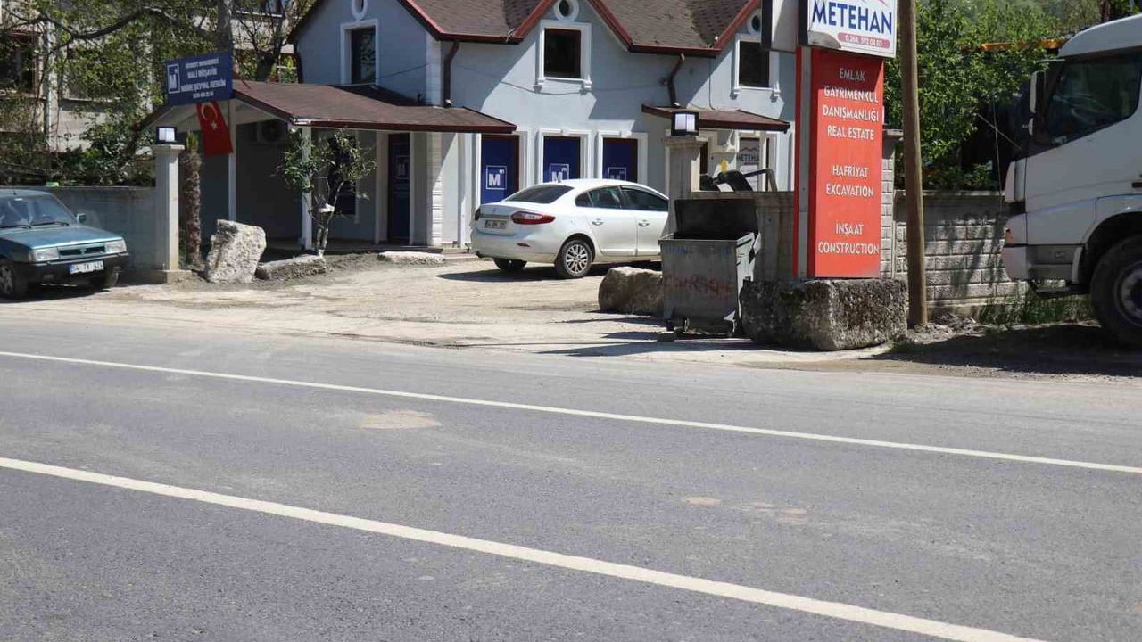Sapanca'da çöp kamyonunun altında kalan kadın hayatını kaybetti; sürücü tutuklandı