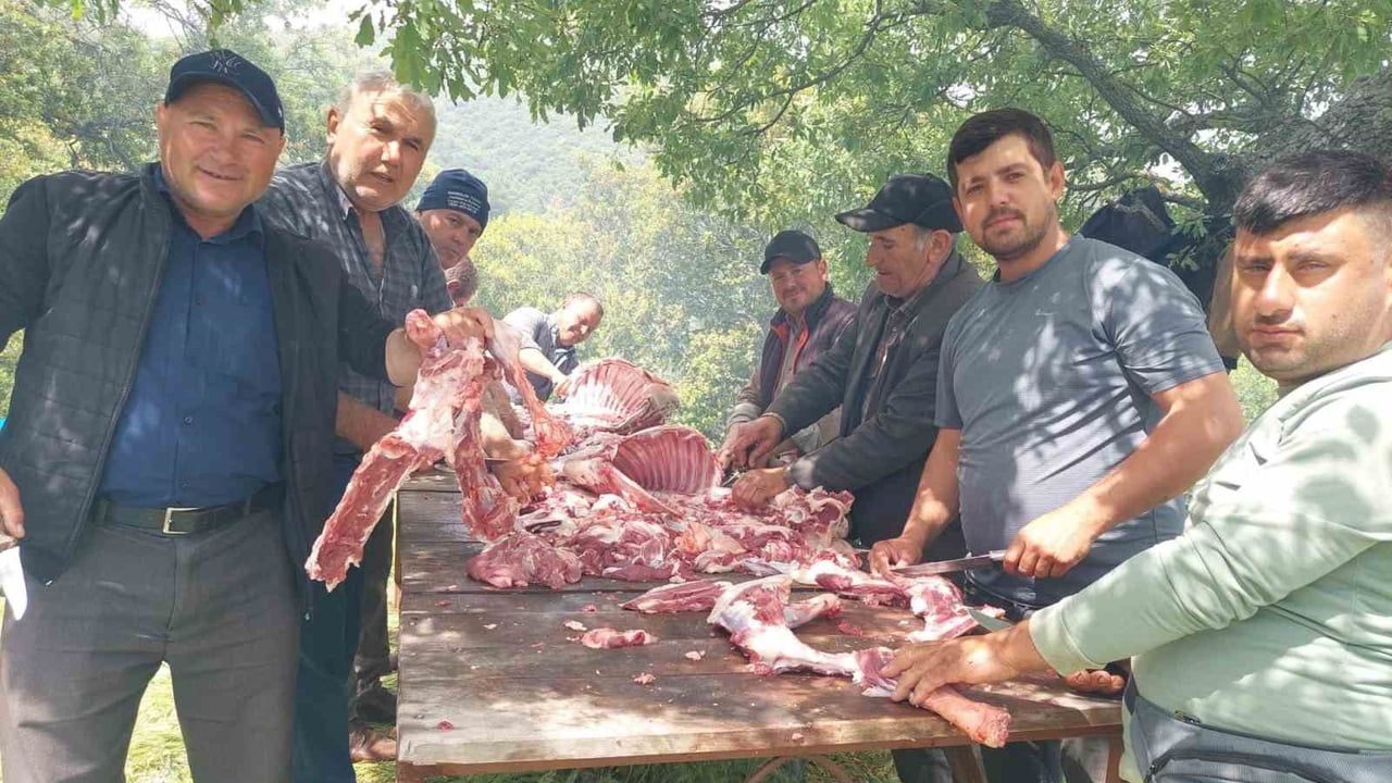Sarıgöl'de İki Asırlık 'Olcak Dede' Bereket ve Şükür Duası Sürüyor