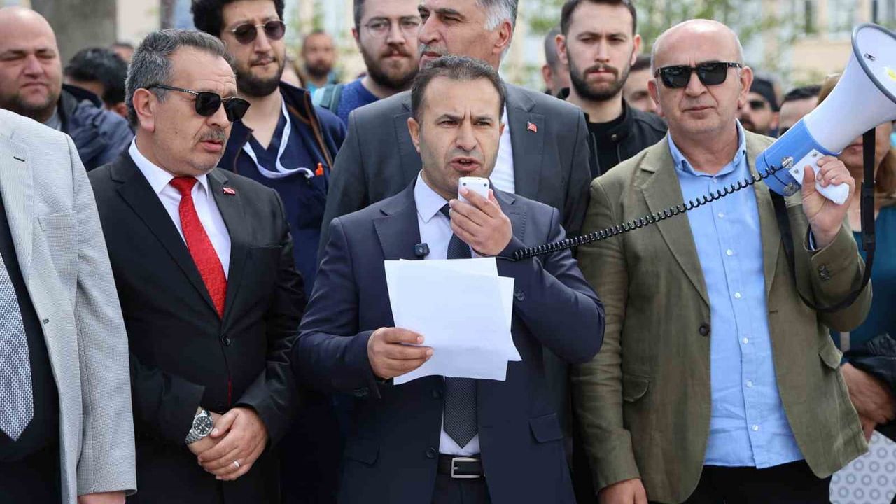SCÜ personeli, bankaların düşük promosyon tekliflerini protesto etti