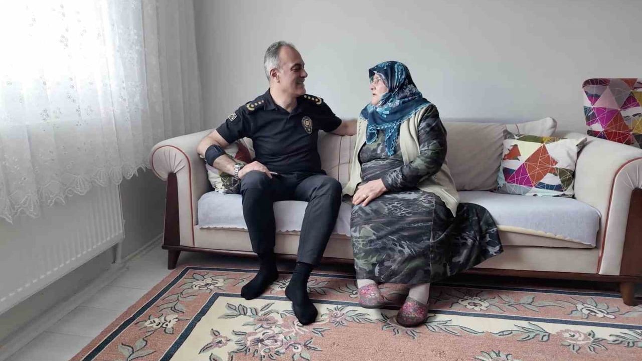 Şehit Polis Memuru Uğur Yıldız, Şehadetinin Sene-i Devriyesinde Kabri Başında Anıldı