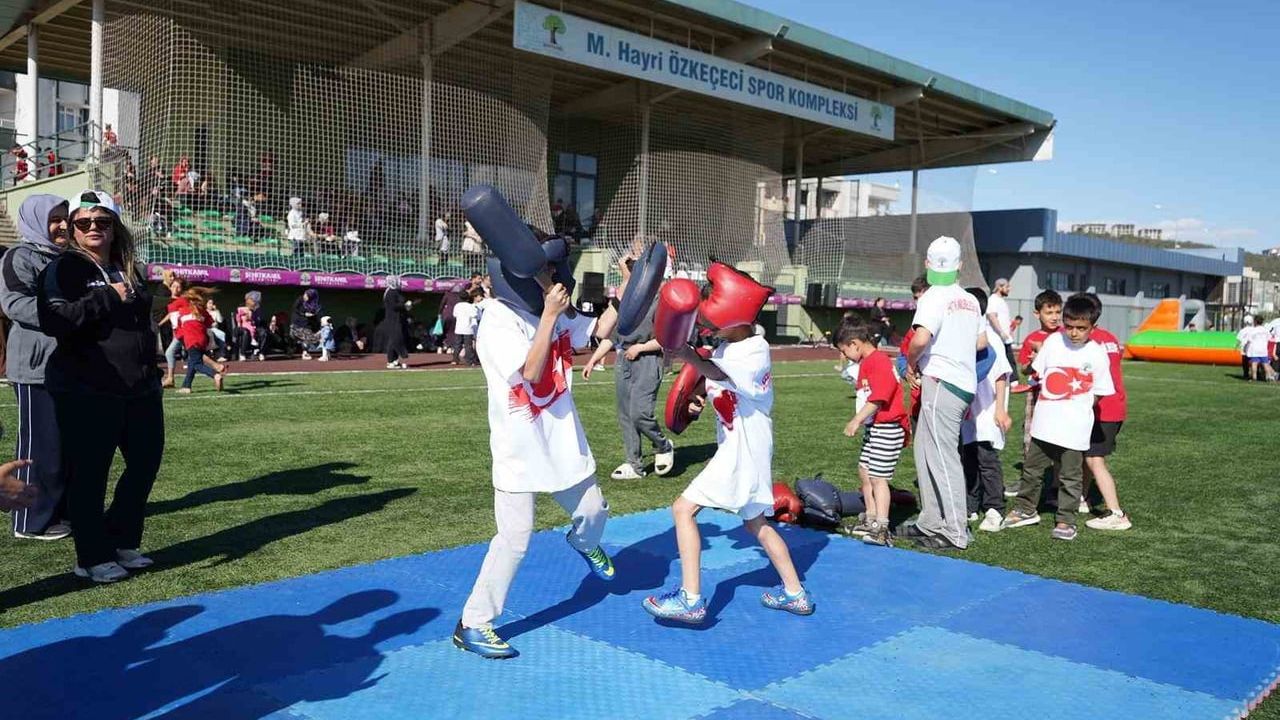 Şehitkamil'de Spor Şenliği: Çocuklar Eğlence ve Sporla Dolu Bir Gün