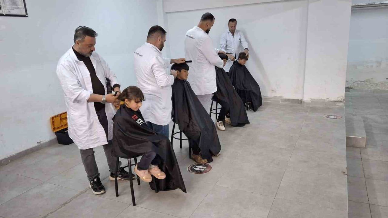 Şehitkamil’den köy okullarında Bayram Tıraşı etkinliğiyle bayram sevinci