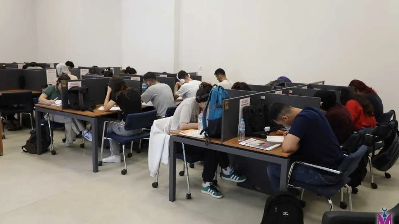 Şehzadeler Belediyesi Gençlik Evi Kütüphanesi, Sınav Hazırlayan Öğrencilerin Tercihi