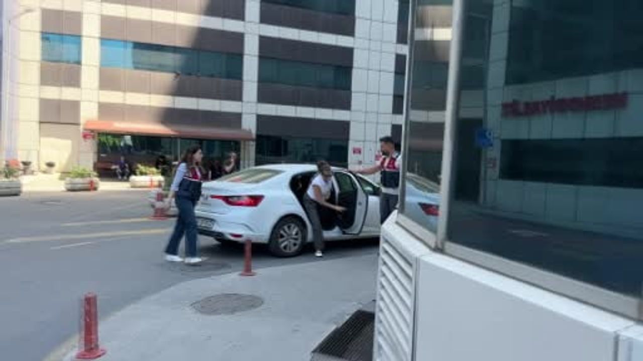 Serenay Sarıkaya sağlık kontrolünden geçirildi; Adli Tıp'a sevk edildi