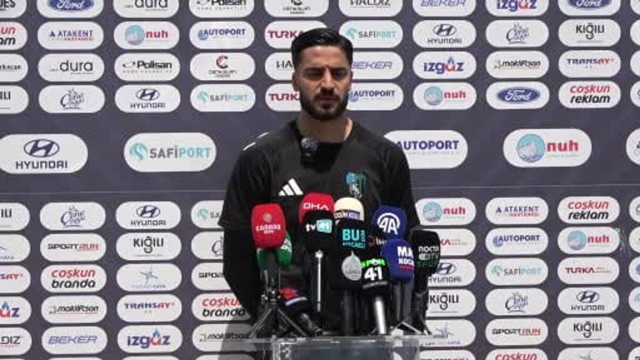 Serhat Öztaşdelen: "Umarım uzun yıllar Kocaelispor kalesini korurum"