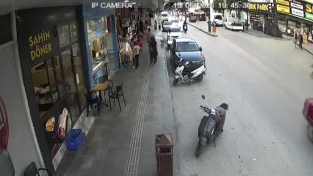 Serik'te iki motosikletin çarpışması: 3 yaralı