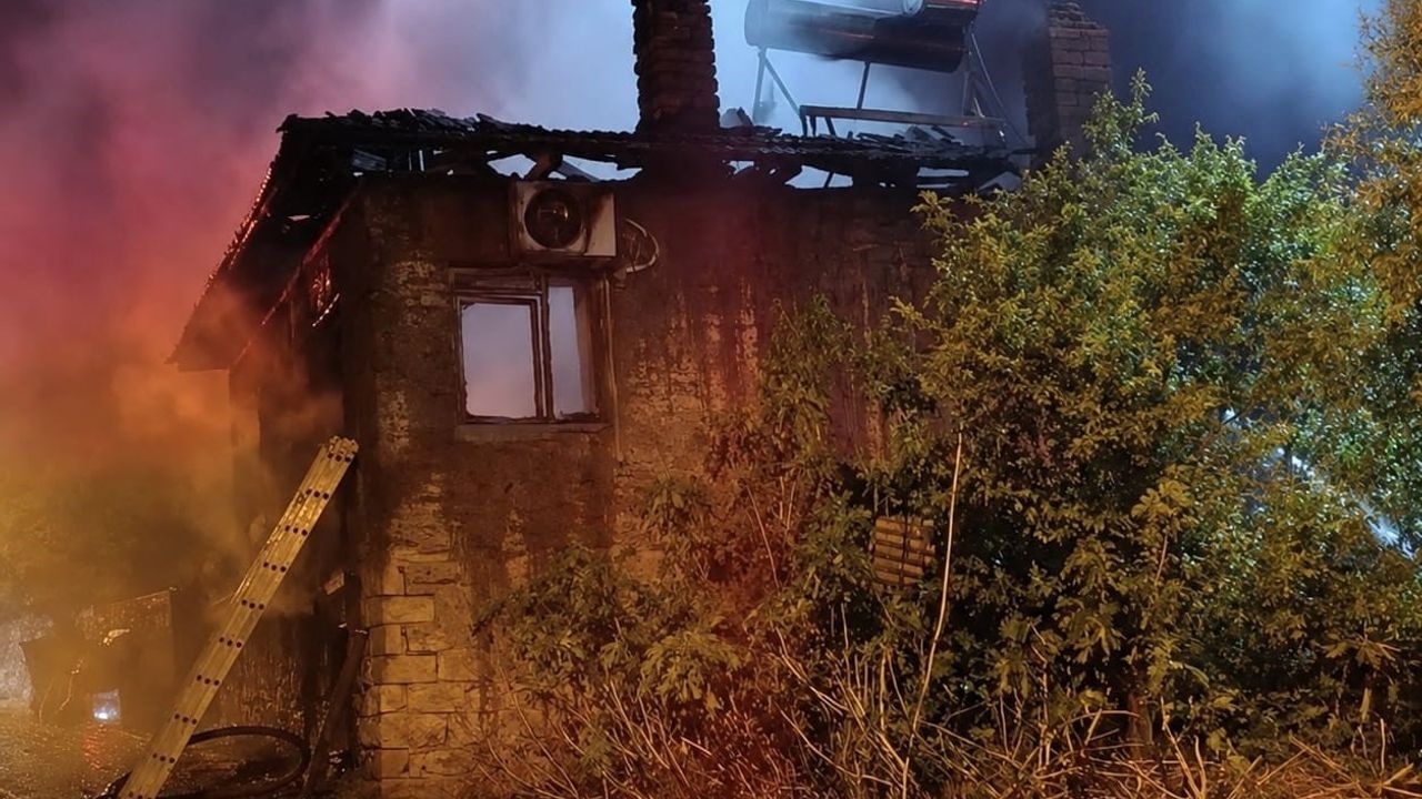 Serinhisar Yüreğil Mahallesi'nde Ev Yangını: Ev Kullanılamaz Hale Geldi