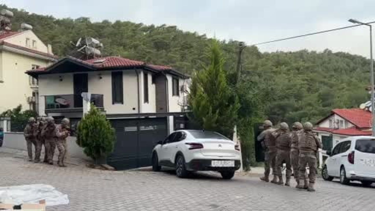 Seydikemer merkezli 'Daltonlar' operasyonunda 12 şüpheli gözaltına alındı