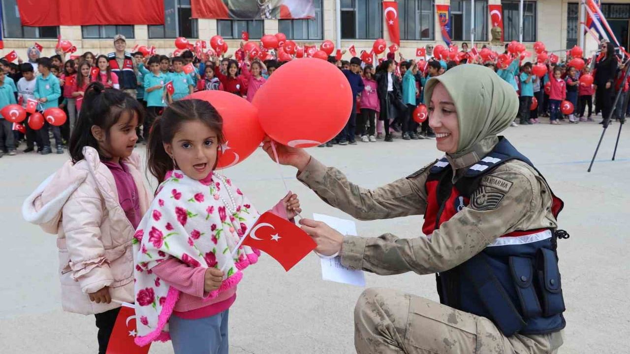 Siirt’te Milli Aile Haftası: 1.750 Kişiye Yönelik Aile ve Çocuk Eğitimleri Sürdürüldü