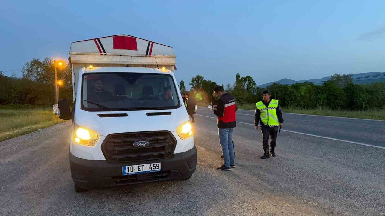 Simav'da Kurban Bayramı Öncesi Canlı Hayvan Sevkleri Denetimleri Sürdürülüyor