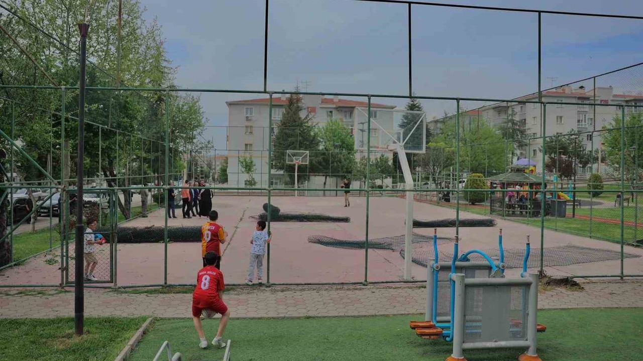 Sincan'da 393 Parkta Yenileme Seferberliği Başladı