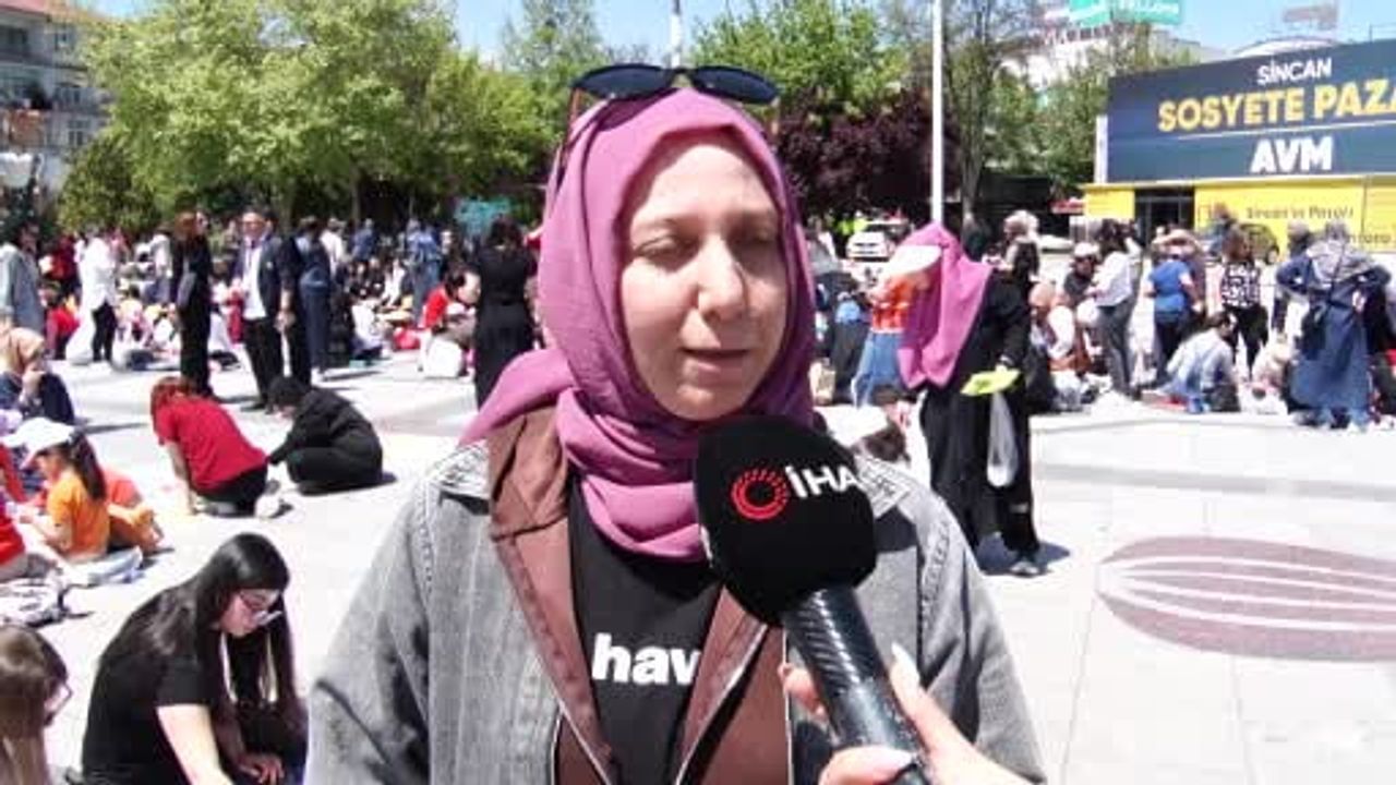 Sincan Sanat Festivali başladı: 2 bin 200 öğrenci 'Nezaket ve Aile' temalı 50 metrelik brandayı birlikte boyadı