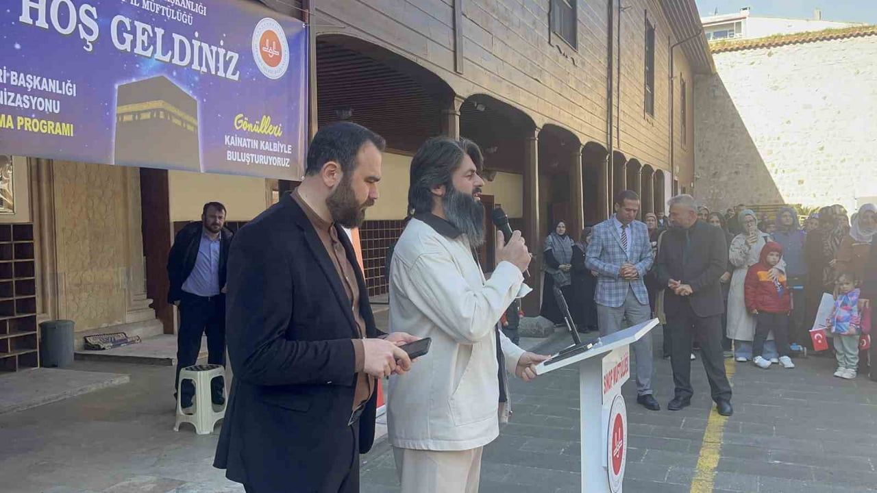 Sinop'ta Hacı Adayları Dua ve Veda Töreniyle Kutsal Topraklara Uğurlandı