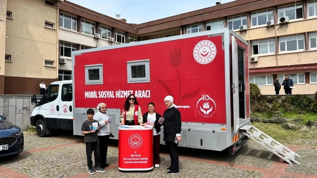 Sinop'ta Mobil Sosyal Hizmet Aracı Yerinde Sosyal Hizmet Programı Kapsamında Hizmete Başladı