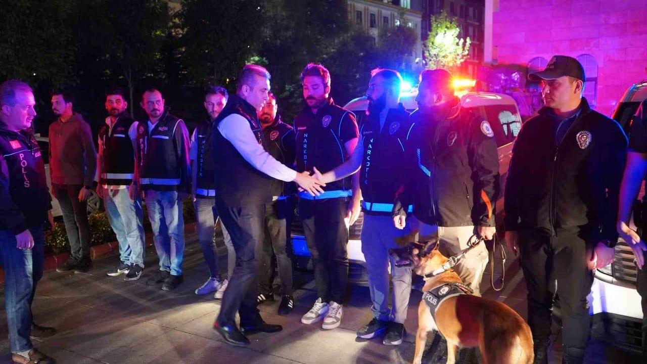 Şırnak'ta 'Huzur Şırnak' uygulaması: Bin 800 polisle bayram nöbeti