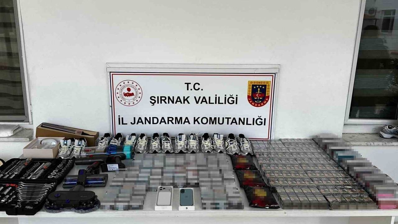 Şırnak'ta jandarmadan kaçakçılık operasyonu: 105 şüpheli hakkında adli işlem, 15 milyon 460 bin 300 lira değerinde malzeme ele geçirildi