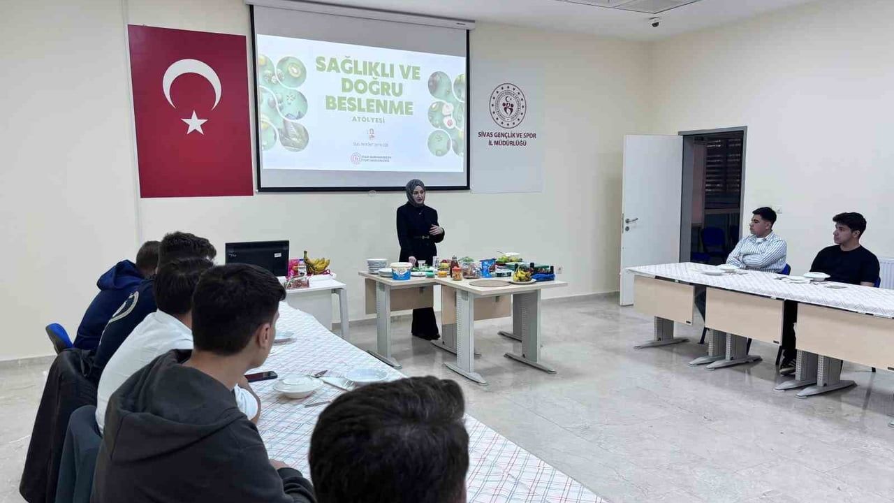 Sivas Kadı Burhaneddin Yurdu'nda öğrenciler için Sağlıklı ve Doğru Beslenme Atölyesi