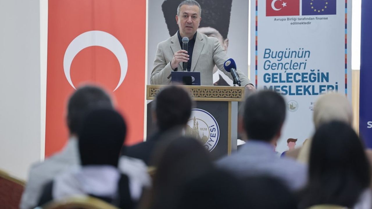 Sivas’ta 'Bugünün Gençleri Geleceğin Meslekleri' kapsamında Dijital Gençlik Merkezi açıldı