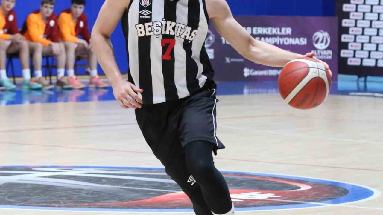 Sivas'ta U18 Erkekler Türkiye Basketbol Şampiyonası'nda 2. Gün Tamamlandı
