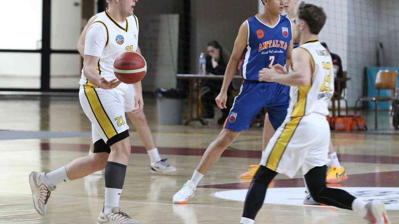 Sivas'ta U18 Erkekler Türkiye Basketbol Şampiyonası'nda Üçüncü Gün Sonuçları