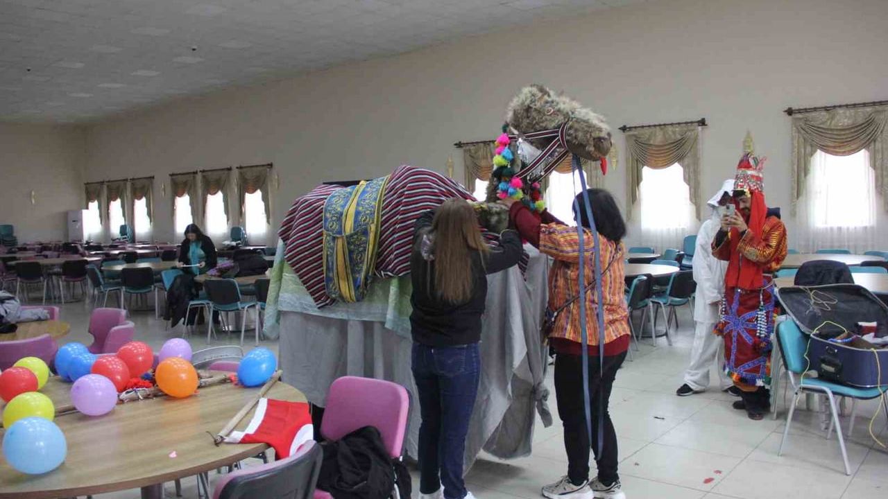 Sivas Zara'da Hıdırellez: Geleneksel 'Saya Gezmesi' İlçe Sokaklarını Renklendirdi