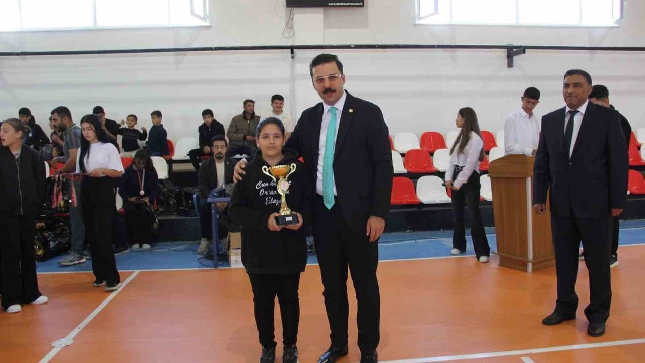 Sivrice'de 19 Mayıs Atatürk'ü Anma Gençlik ve Spor Bayramı coşkuyla kutlandı