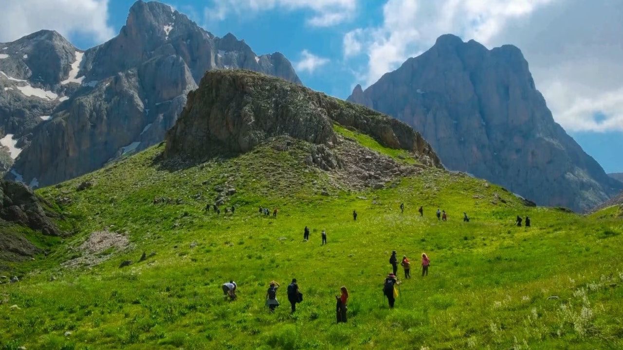 Sohmarik Yaylası, Erzincan'da 2 bin 500 rakımda ilkbaharda ziyaretçi çekiyor
