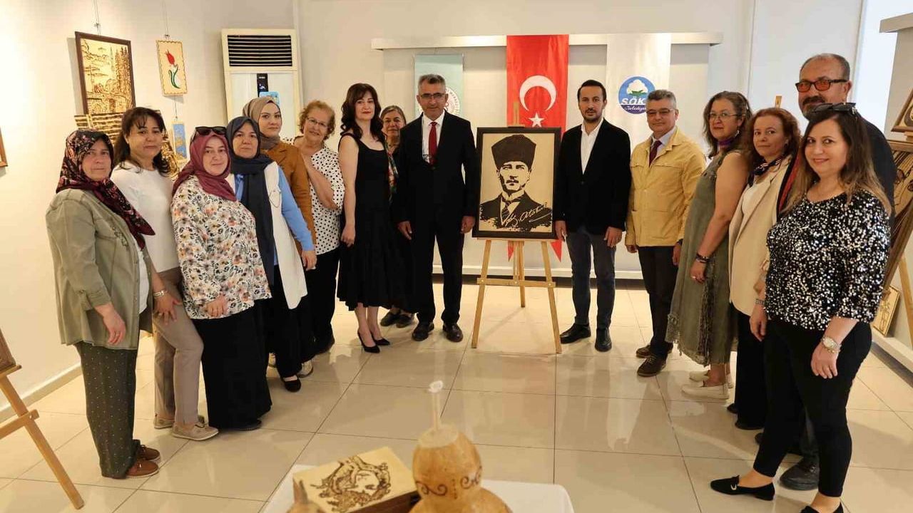Söke’de 'Ateşe Dokunan İzler' Ahşap Yakma Sergisi Bedesten’de Açıldı