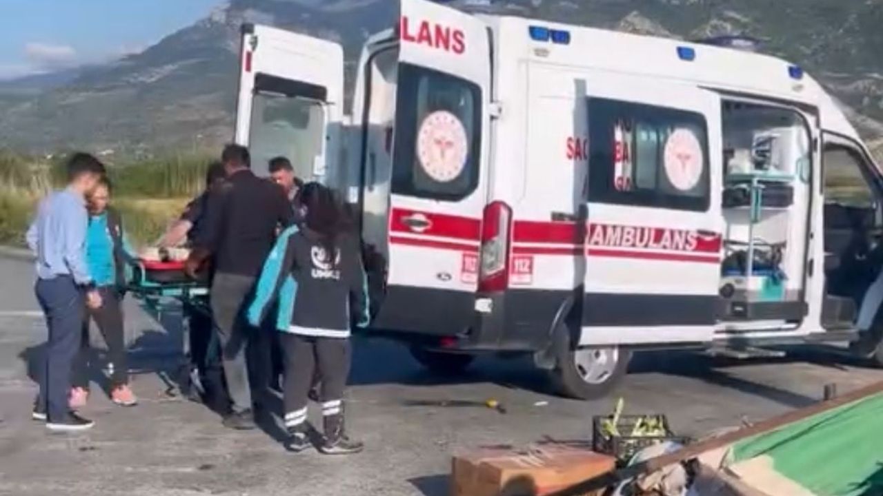 Söke-Milas Karayolu Gölbent Kavşağı'nda çarpışma: 1 kişi yaralandı