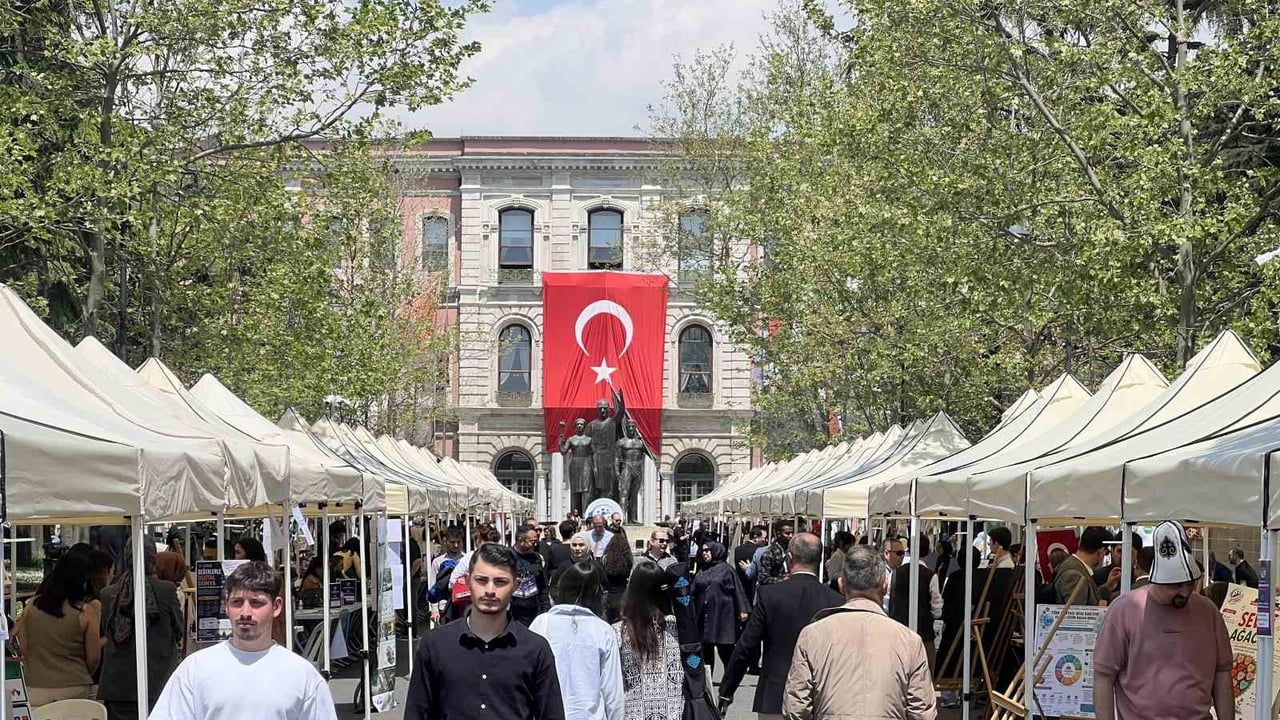 Sosyalfest 2026 İstanbul'da başladı: Sosyal bilimlerde gençlerin projeleri ön plana çıkıyor