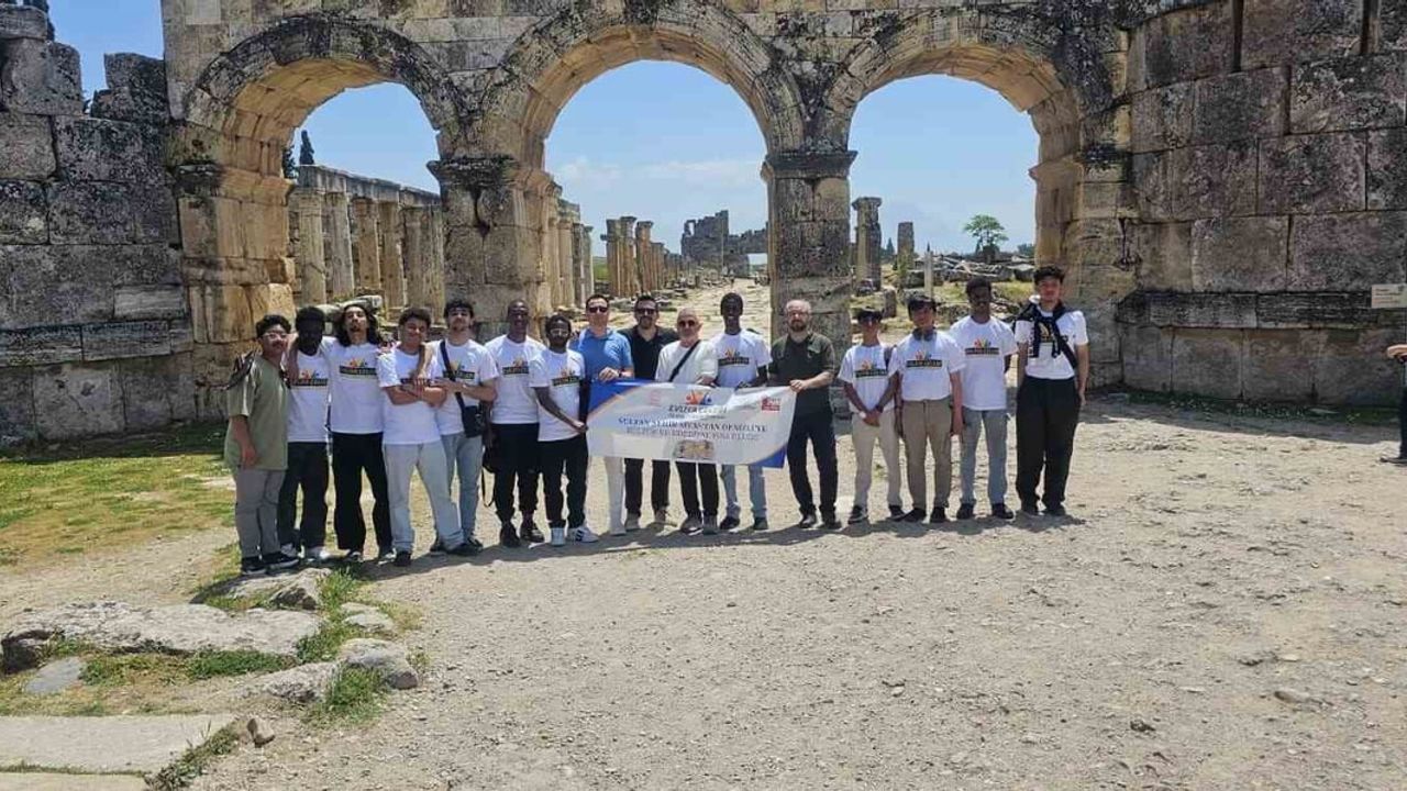 Sultanşehir: Sivas’tan Denizli’ye Kültür ve Edebiyat Yolculuğu Başladı