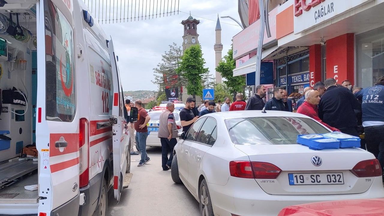 Sungurlu'da husumetlisi tarafından bıçaklanan kişi hastaneye kaldırıldı