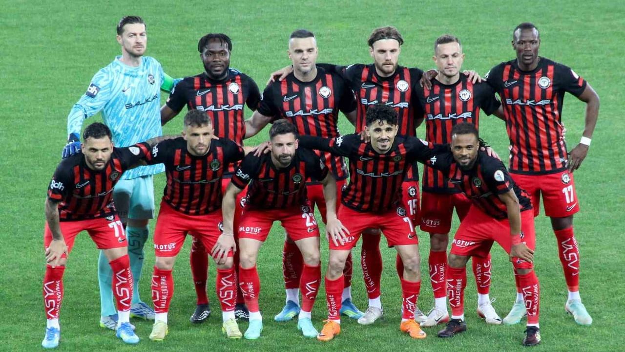 Süper Lig'e Yükselecek Son Takım Yarın Belli Oluyor: Esenler Erokspor - Çorum FK Finali