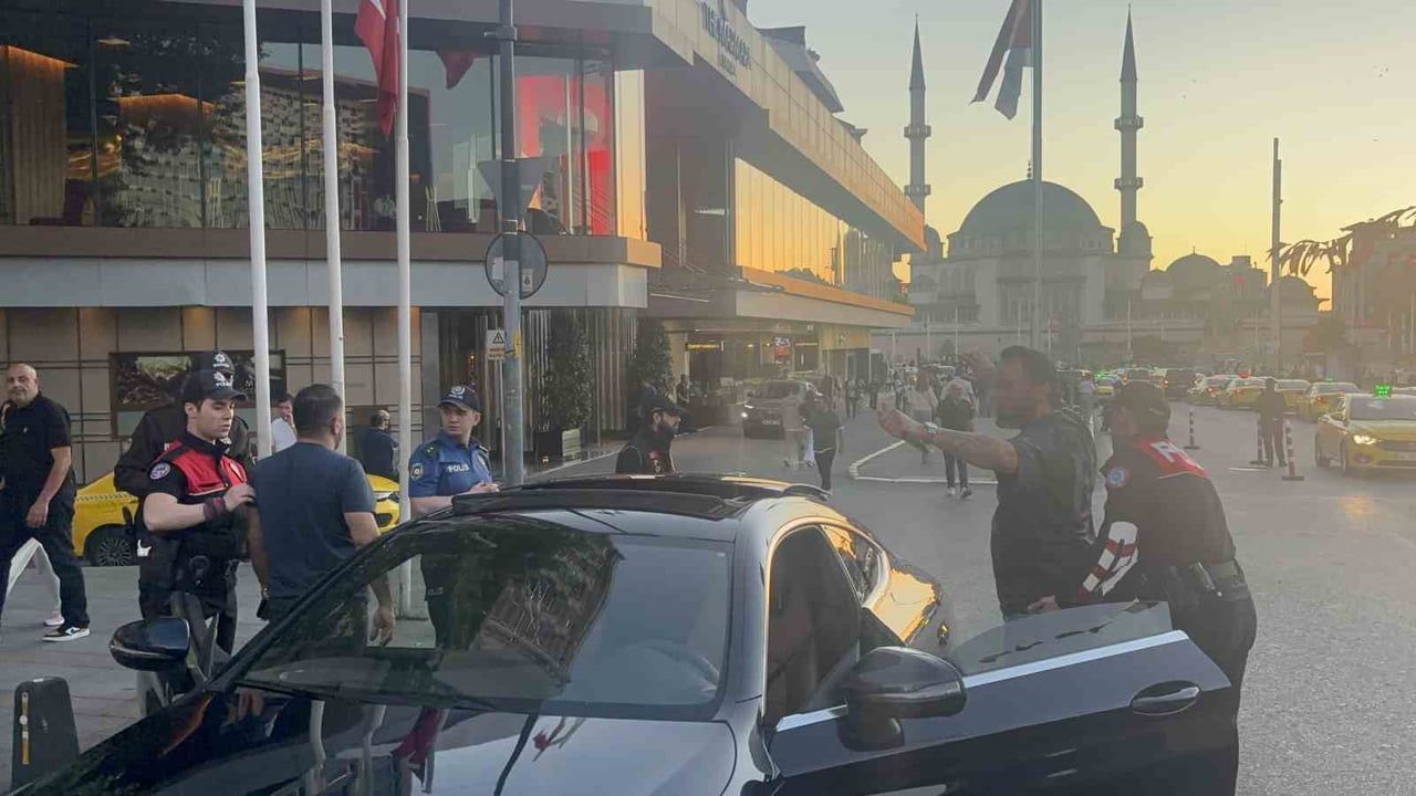 Taksim'de bayram öncesi helikopter destekli 'Huzur İstanbul' denetimi