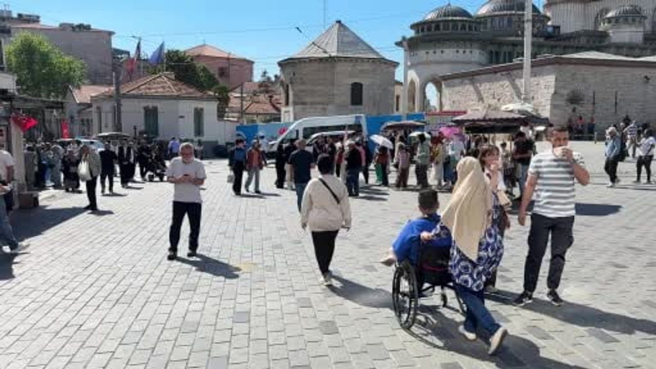 Taksim'de doğalgaz arızası onarımı uzadı; yaklaşık 10 büfe tüple çalışmaya başladı