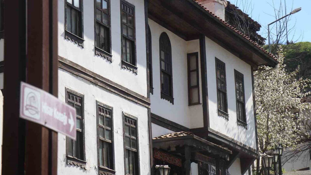 Taraklı'nın Tarihi Sokakları: Osmanlı'dan Günümüze Ulaşan Miras