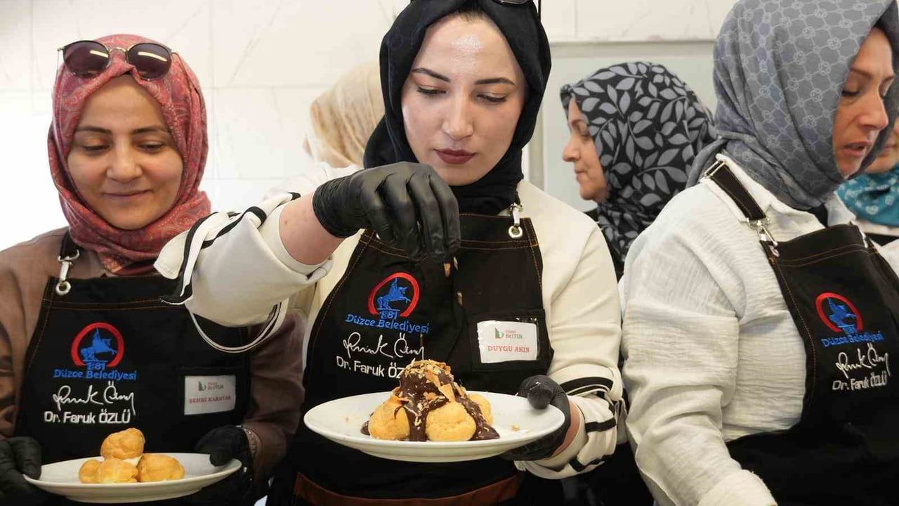 Tarım Akademisi kursiyerleri ekler ve profiterol yapımını öğrendi